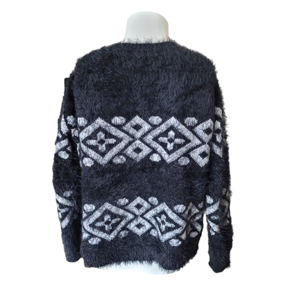 AUGUST SILK Women Fuzzy Eyelash Sweater Lrg Black White Aztec Cozy Holiday Glam - Picture 4 of 5